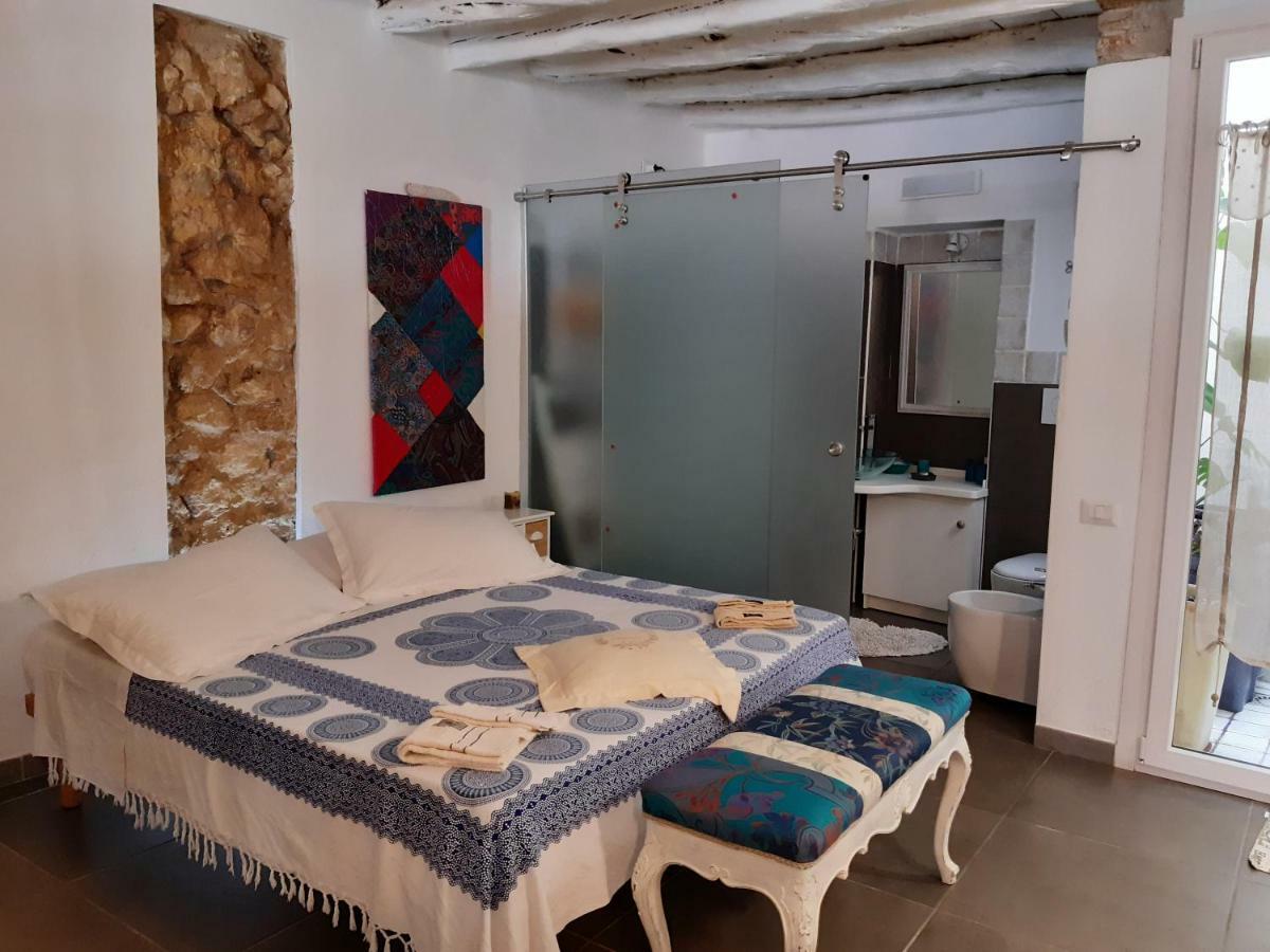 فيلا Cozy Loft In The Heart Of كالياري المظهر الخارجي الصورة