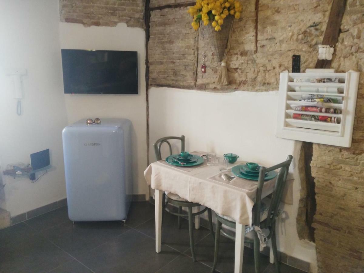 فيلا Cozy Loft In The Heart Of كالياري المظهر الخارجي الصورة