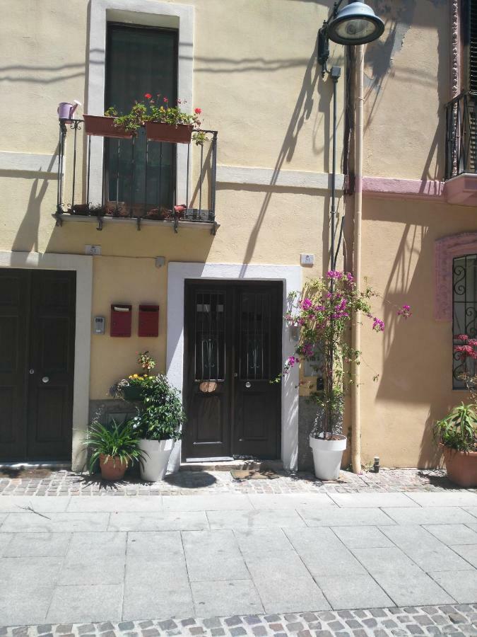 فيلا Cozy Loft In The Heart Of كالياري المظهر الخارجي الصورة