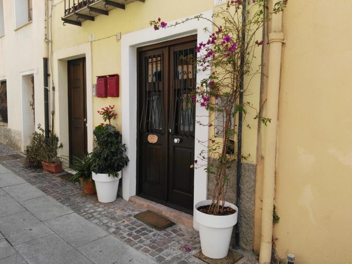 فيلا Cozy Loft In The Heart Of كالياري المظهر الخارجي الصورة